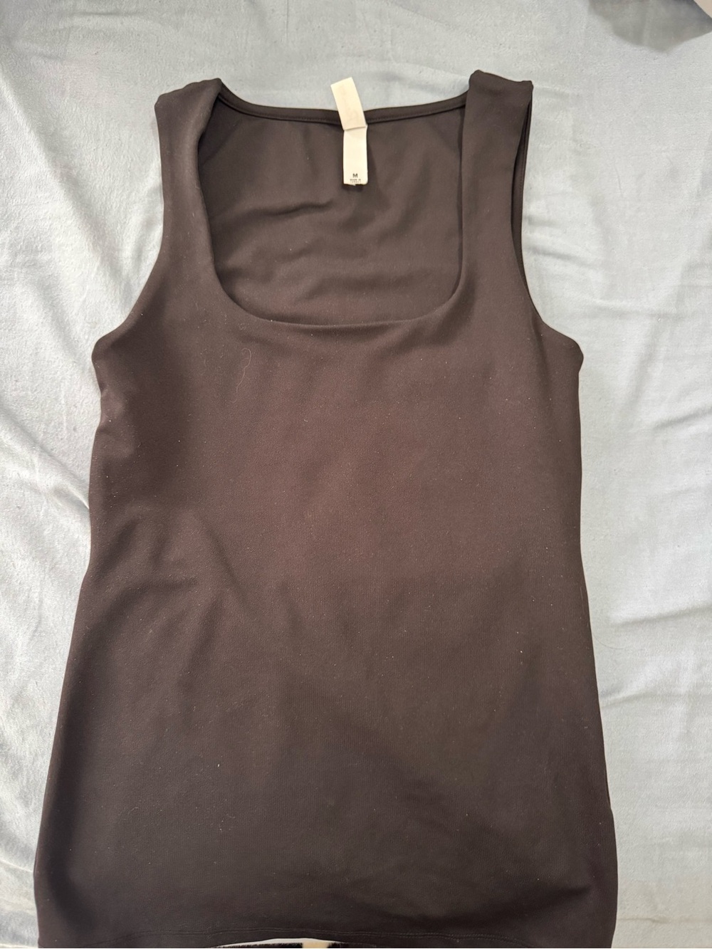 Sleek Black Scoop-Neck Bodysuit Tank